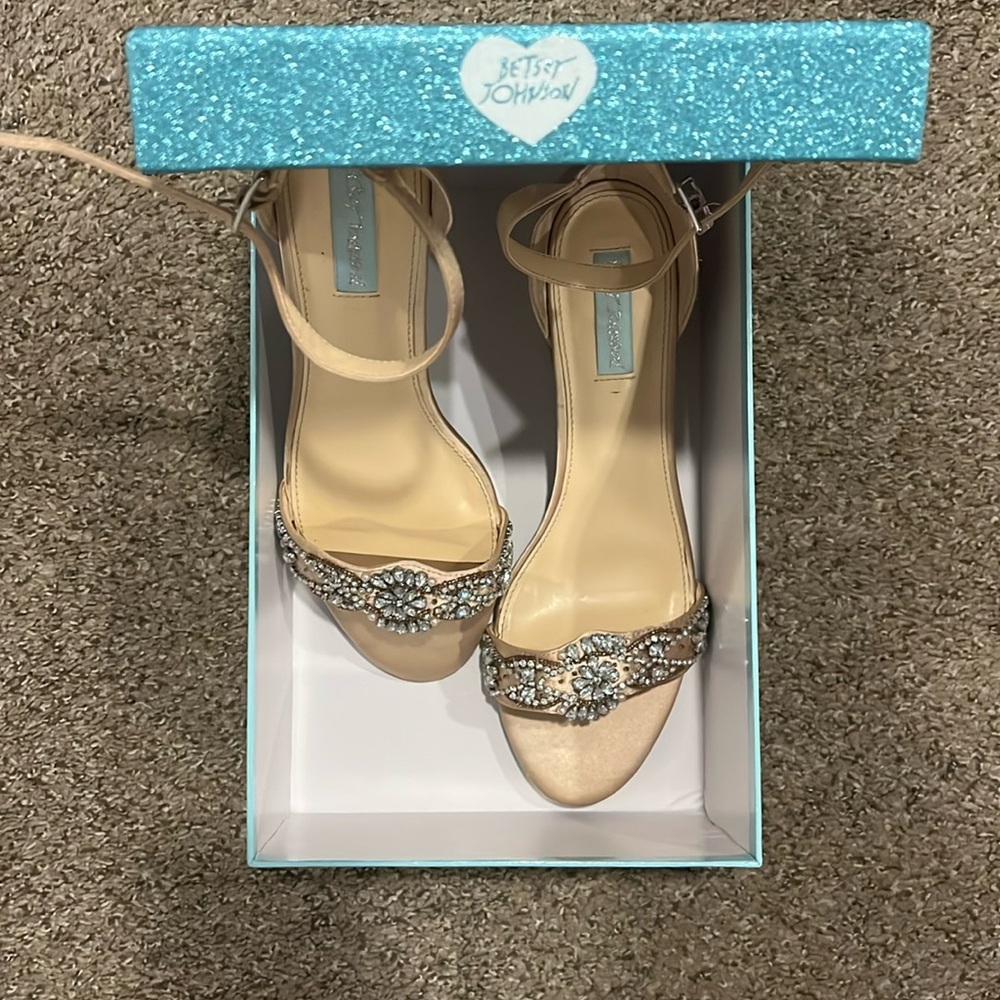 BLUE by Betsey Johnson champagne shoes